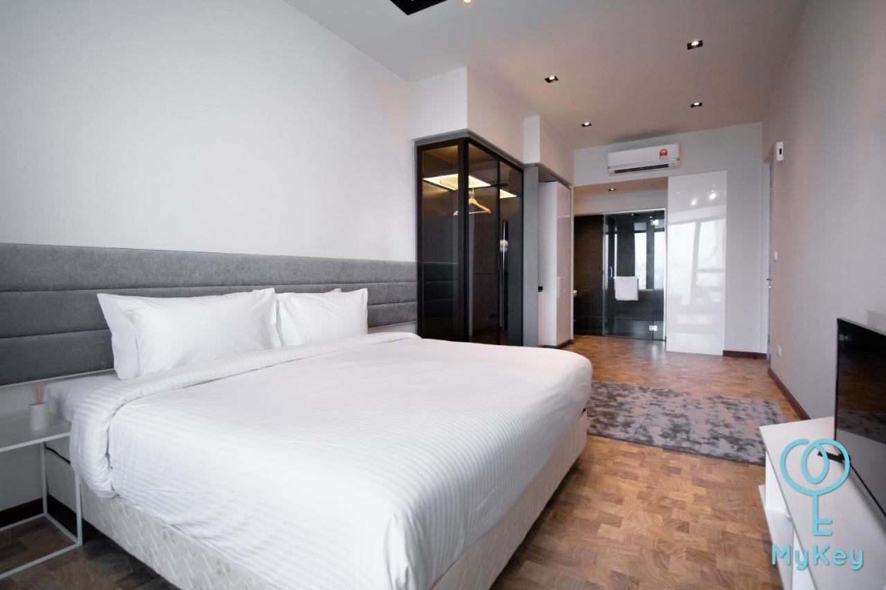 Expressionz Lifestyle Suites By Mykey Global *